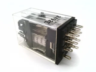 Omron G2A-432A-DC24 — General Purpose Relays (image 2)