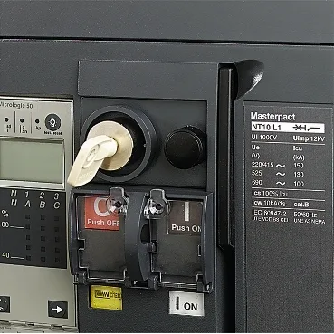 Schneider Electric 64917 — Air Circuit Breakers