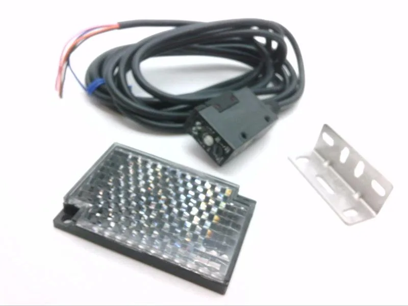 Omron E3S-AR71 — Photoelectric Sensors (image 2)