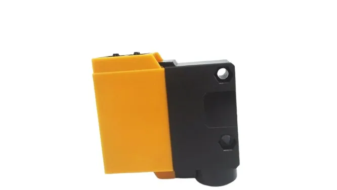 Omron E3A2-XCM4D — Photoelectric Sensors (image 4)