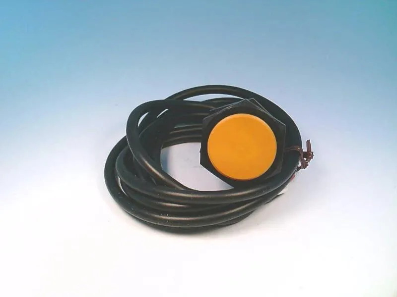 Omron E2F-X10E2 — Proximity Sensors (image 2)