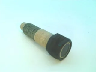 Omron E3F2-7DB4-P1 — Photoelectric Sensors (image 3)