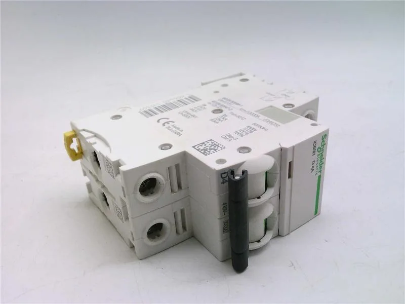 Schneider Electric A9F55204 (image 2)