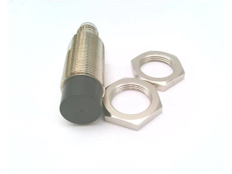 Omron E2AM18KN16M1B1 — Proximity Sensors (image 2)