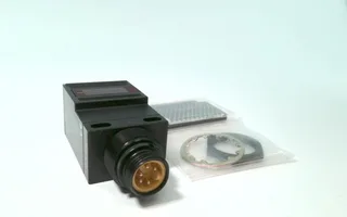 Omron E3JU-R5M-4MN — Photoelectric Sensors (image 2)