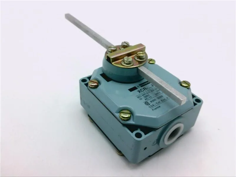 Schneider Electric XCRF17H2 — Limit Switches (image 2)