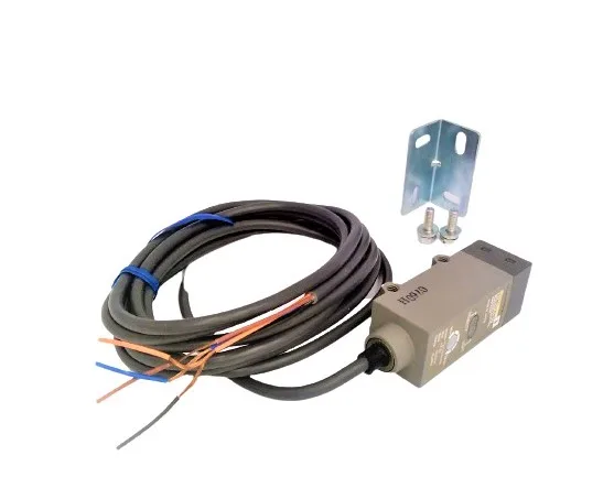 Omron E3L-2DE4-50 — Photoelectric Sensors (image 3)