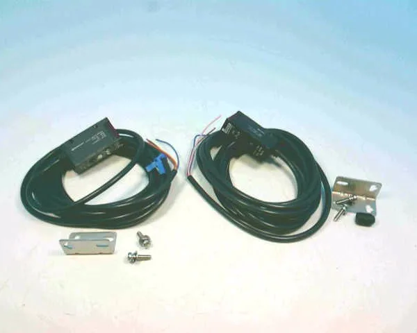 Omron E3S-AT41 — Photoelectric Sensors (image 3)