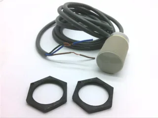 Omron E2F-X10F1 — Proximity Sensors (image 2)