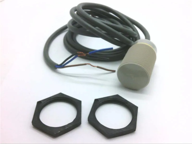 Omron E2F-X10F1 — Proximity Sensors (image 2)