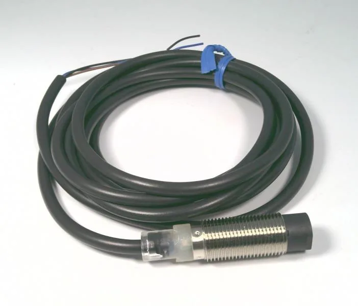 Omron E2B-M12KN08-WP-B1 2M — Proximity Sensors