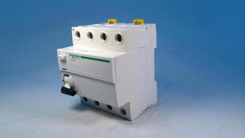 Schneider Electric A9R41463 (image 3)