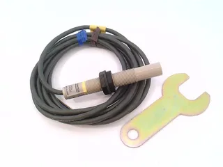 Omron E2K-X4MY2 — Proximity Sensors (image 2)