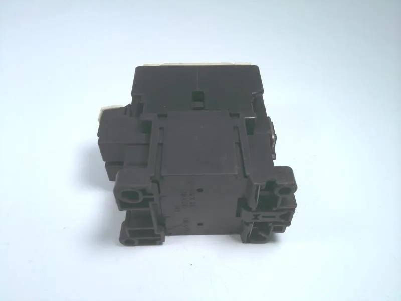 Fuji Electric 4SH4402Y — Contactors (image 4)