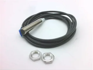 Omron E2A-M12LS04-WP-B1 2M