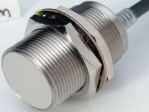 Omron E2EM-X30MX1 2M — Proximity Sensors