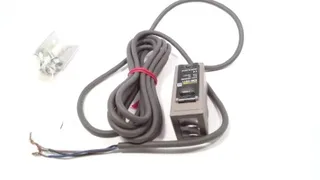 Omron E3SCD11 — Photoelectric Sensors (image 2)