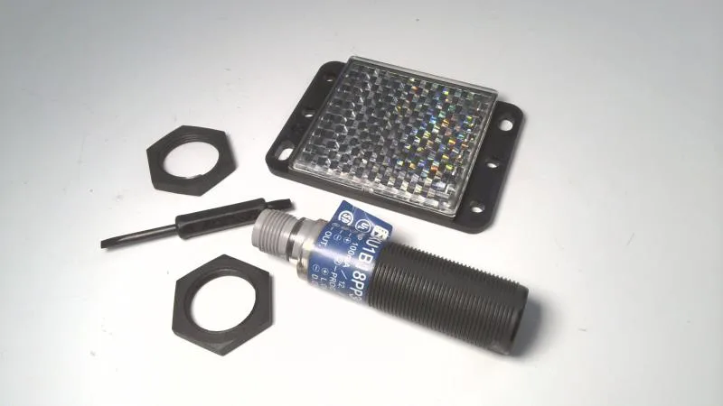 Schneider Electric XU1B18PP340D — Photoelectric Sensors