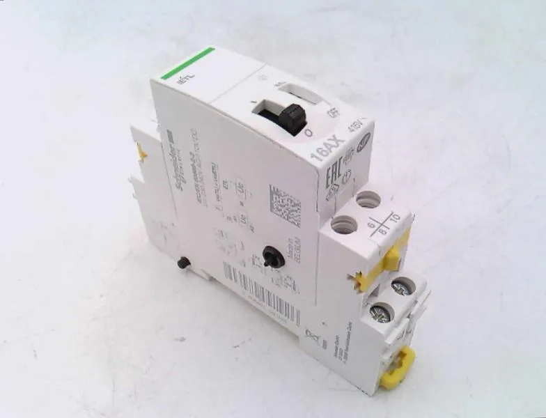 Schneider Electric A9C32816 (image 2)