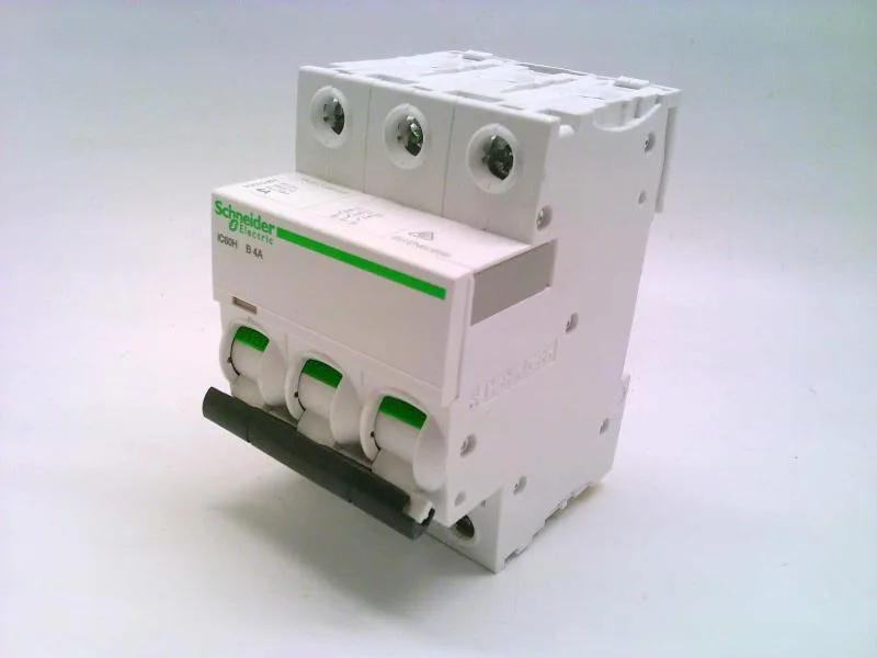 Schneider Electric A9F53304