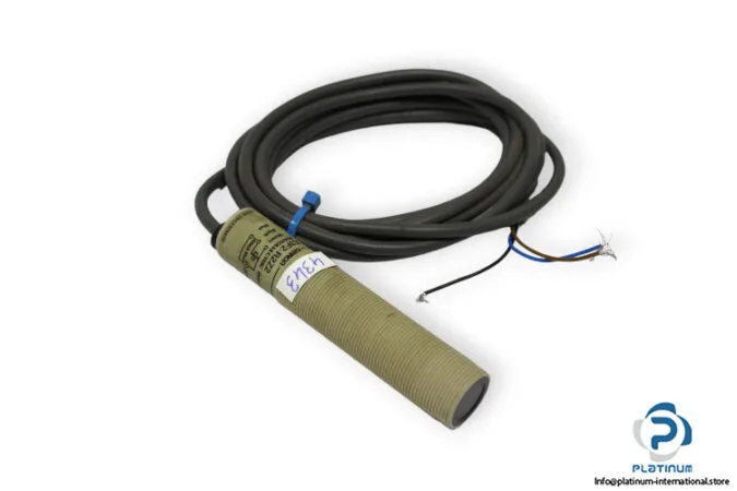 Omron E3F2-R2Z2 — Photoelectric Sensors (image 3)