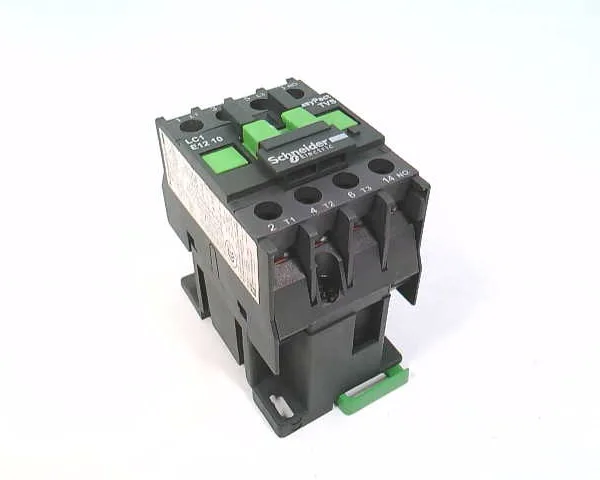 Schneider Electric LC1E1210M5 (image 4)