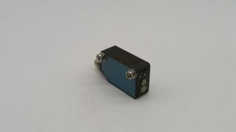 SICK WT100-N4410 — Photoelectric Sensors (image 2)