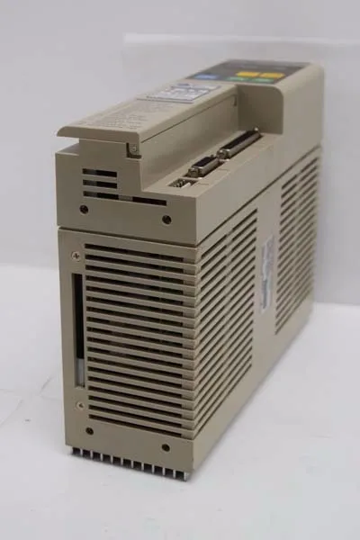 Omron R88D-HT04 — Servo Drives (image 2)