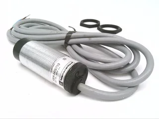 Schneider Electric XSA-H15713 — Proximity Sensors (image 2)