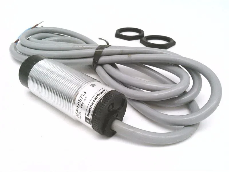 Schneider Electric XSA-H15713 — Proximity Sensors (image 2)