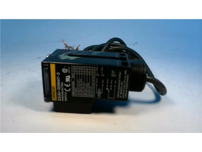 Omron E3JU-D2M4T-3 — Photoelectric Sensors (image 2)