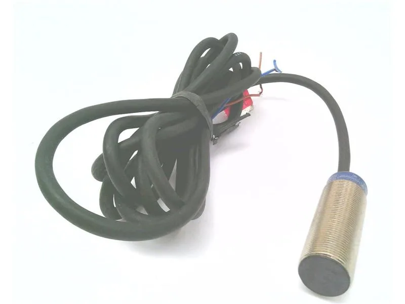 Schneider Electric XS1M18DA210 — Proximity Sensors (image 3)