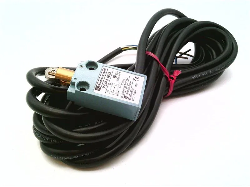 Schneider Electric XCM-A1025 — Limit Switches