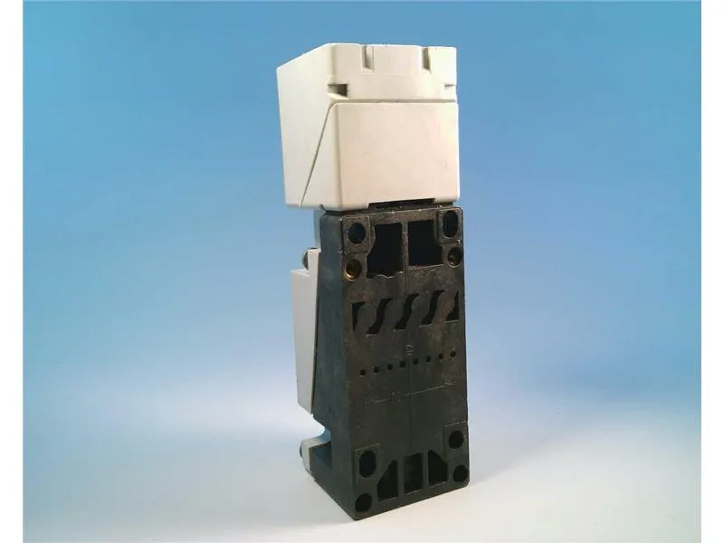 Siemens 3RG40416JB00 — Proximity Sensors (image 4)