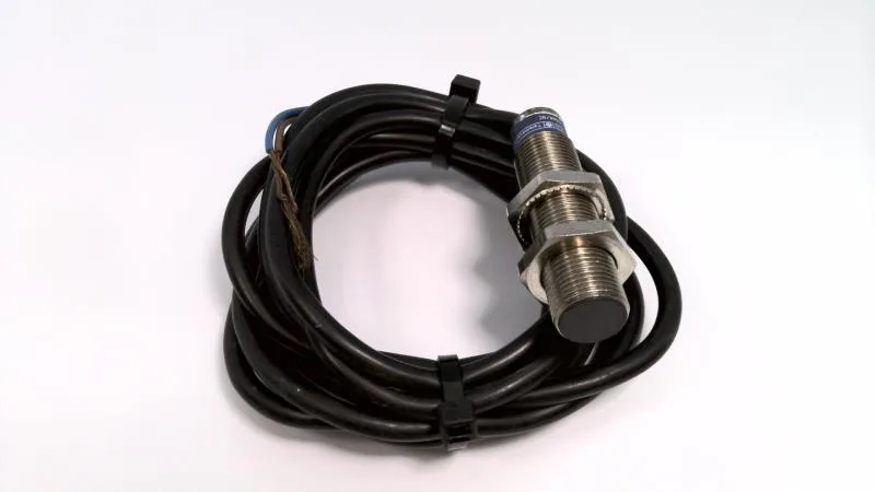 Schneider Electric XS1-M12MB230 — Proximity Sensors (image 2)