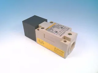 Omron E2Q-N25MY4 — Proximity Sensors (image 4)