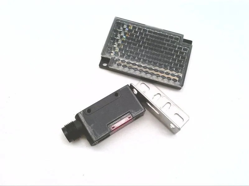 Omron E3SR67 — Photoelectric Sensors (image 2)