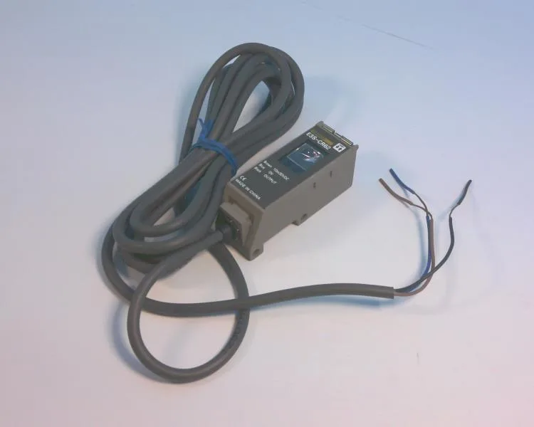 Omron E3S-CR62-C — Photoelectric Sensors