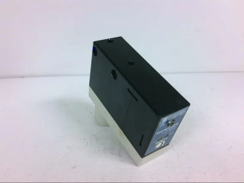 Schneider Electric XUJ-M120318 — Photoelectric Sensors (image 2)