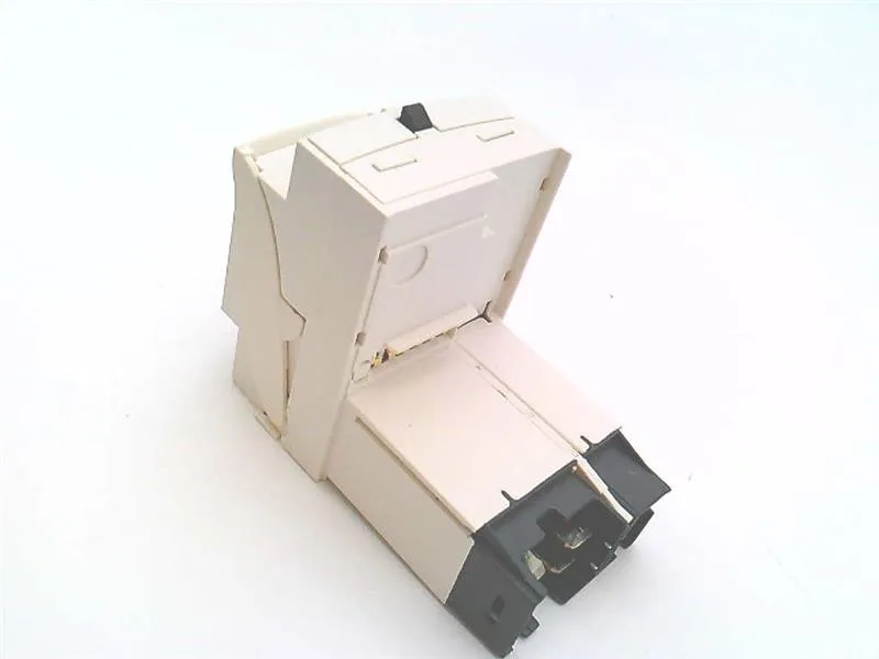 Schneider Electric LUCM32BL (image 3)