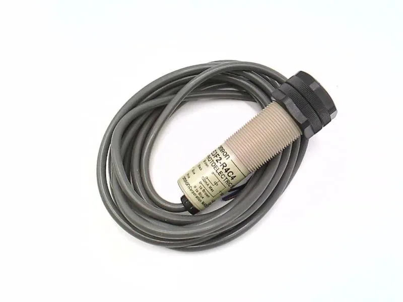 Omron E3F2-R4C4 2M — Photoelectric Sensors (image 2)