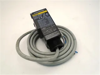 Omron E3JU-R5M4T-3