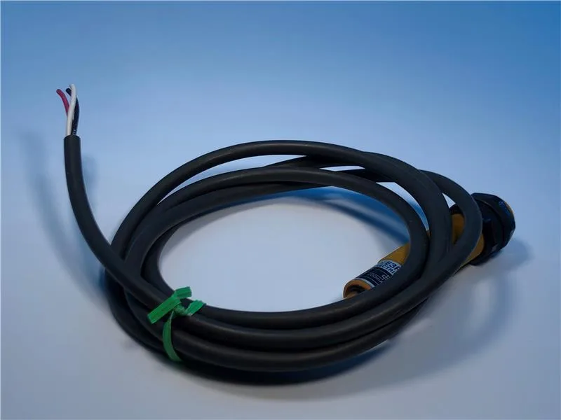 Omron E3F-R2Z2 — Photoelectric Sensors (image 2)