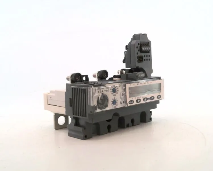 Schneider Electric LV430506 (image 2)