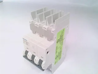 Siemens 5SJ4306-8HG42 — 3-Pole MCB (DIN Rail) (image 4)