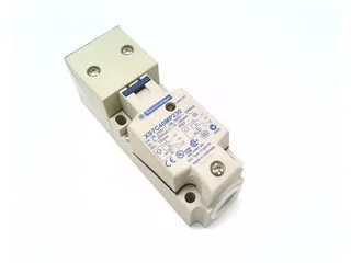 Schneider Electric XS7C40MP230 — Proximity Sensors (image 4)