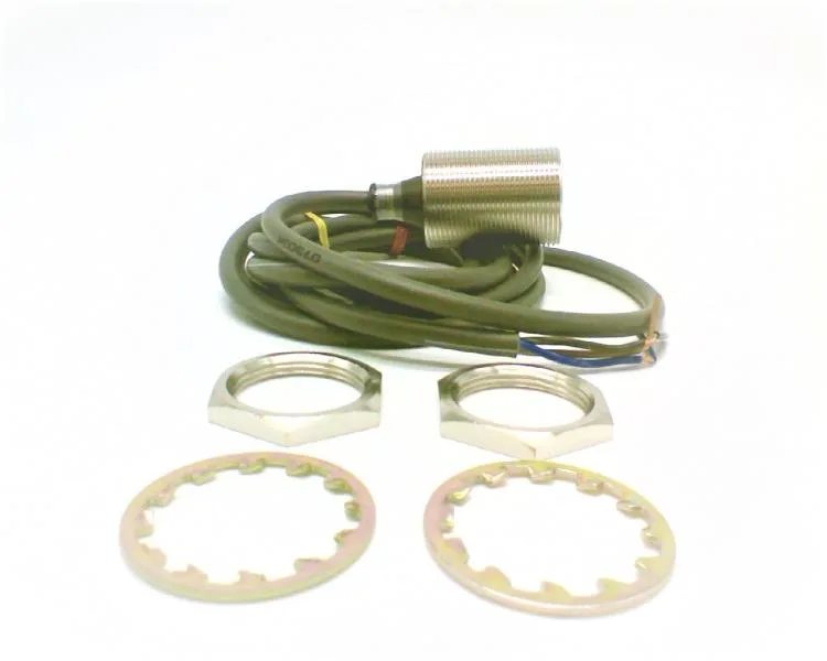 Omron E2EV-X10C2 — Proximity Sensors (image 2)