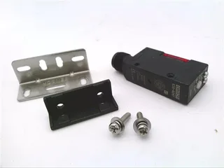 Omron E3SAD87 — Photoelectric Sensors