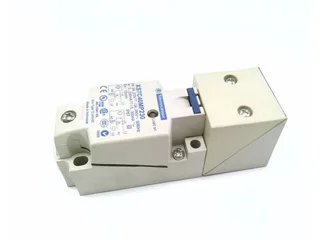 Schneider Electric XS7C40MP230 — Proximity Sensors (image 5)