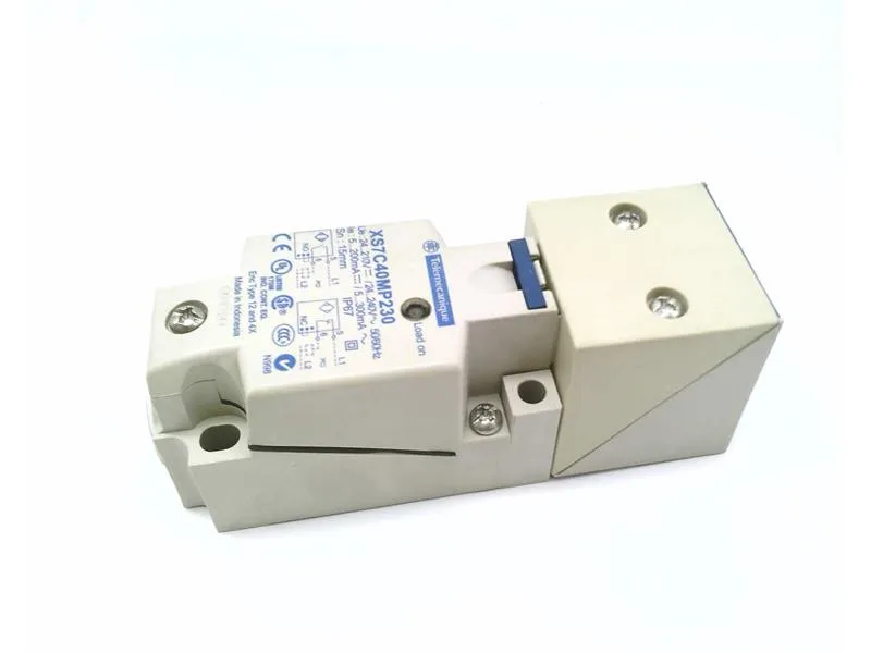 Schneider Electric XS7C40MP230 — Proximity Sensors (image 5)